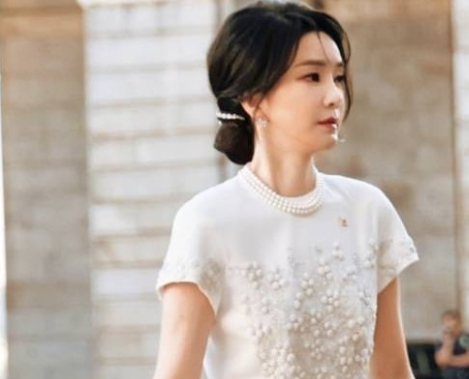 김건희 여사 ‘다이아 목걸이 수수 의혹.…특검, 6000만원대 영수증 확보